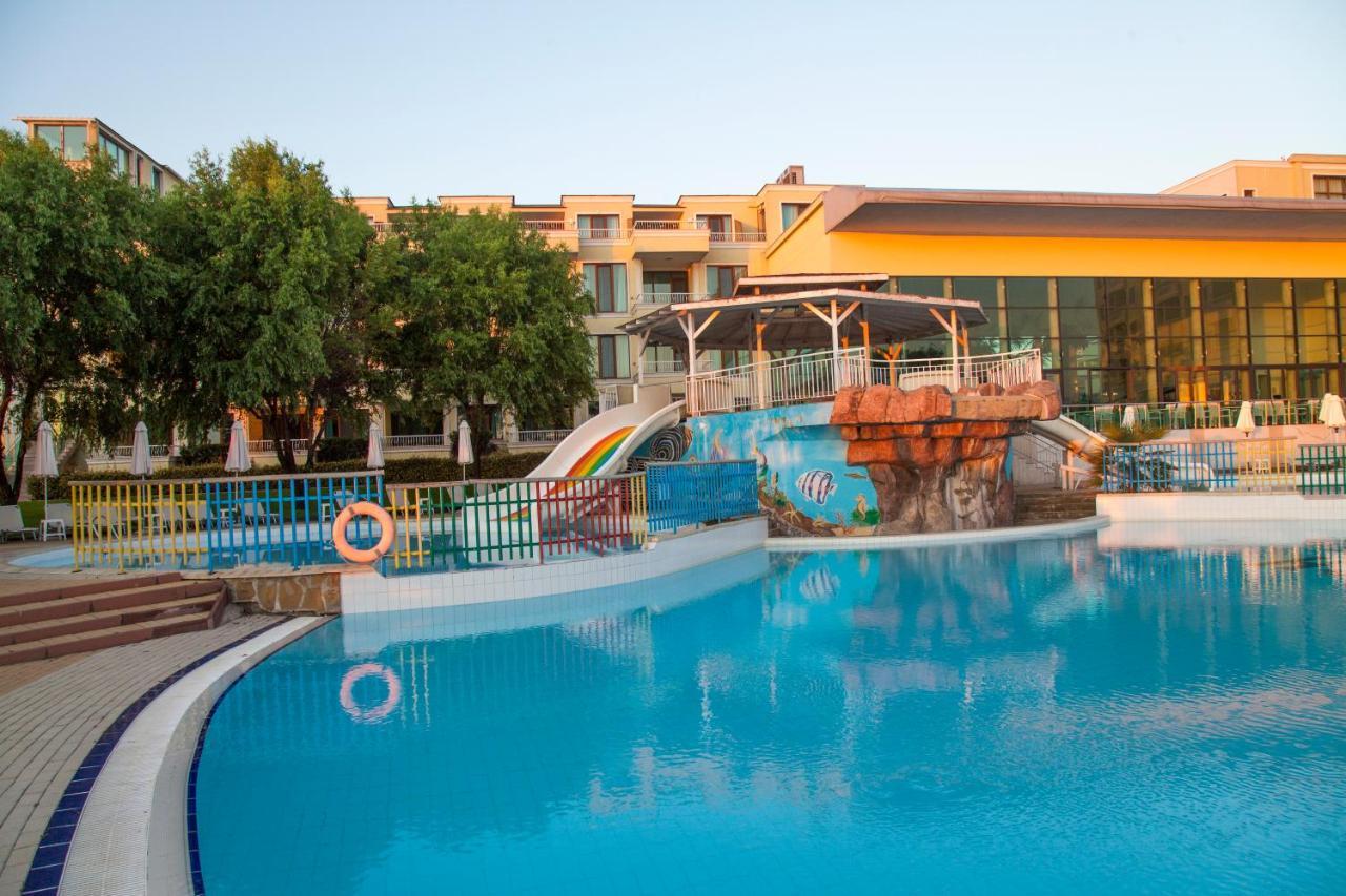 Hotel Perla Beach Luxury プリモルスコ エクステリア 写真