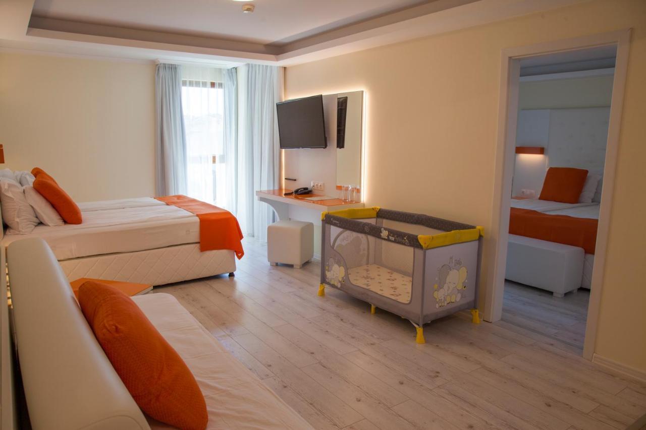 Hotel Perla Beach Luxury プリモルスコ エクステリア 写真