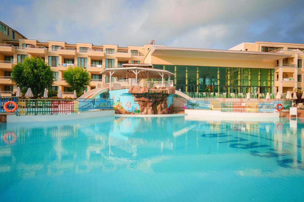 Hotel Perla Beach Luxury プリモルスコ エクステリア 写真
