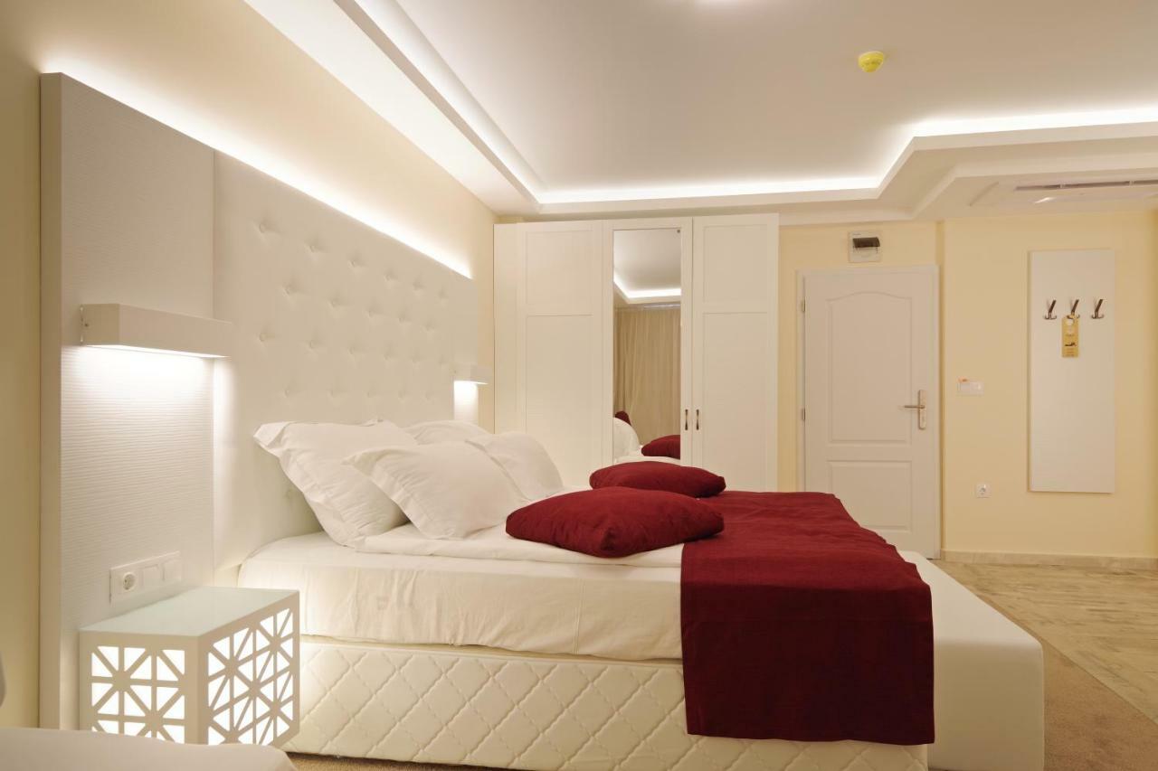 Hotel Perla Beach Luxury プリモルスコ エクステリア 写真