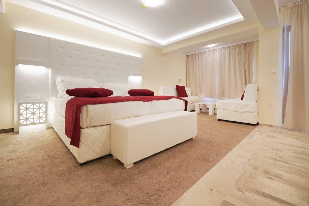 Hotel Perla Beach Luxury プリモルスコ エクステリア 写真